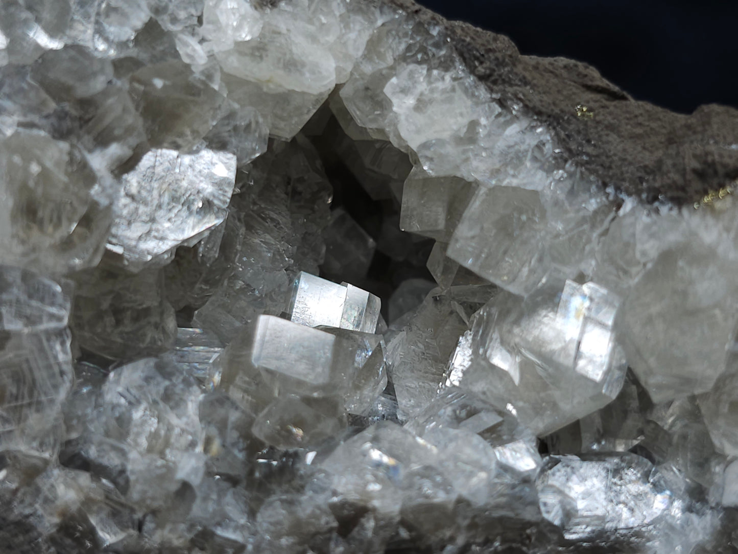 #33191 Special clear Nailhead Spar Calcite cluster with Chalcopyrite ore and multiple small fossils in the matrix