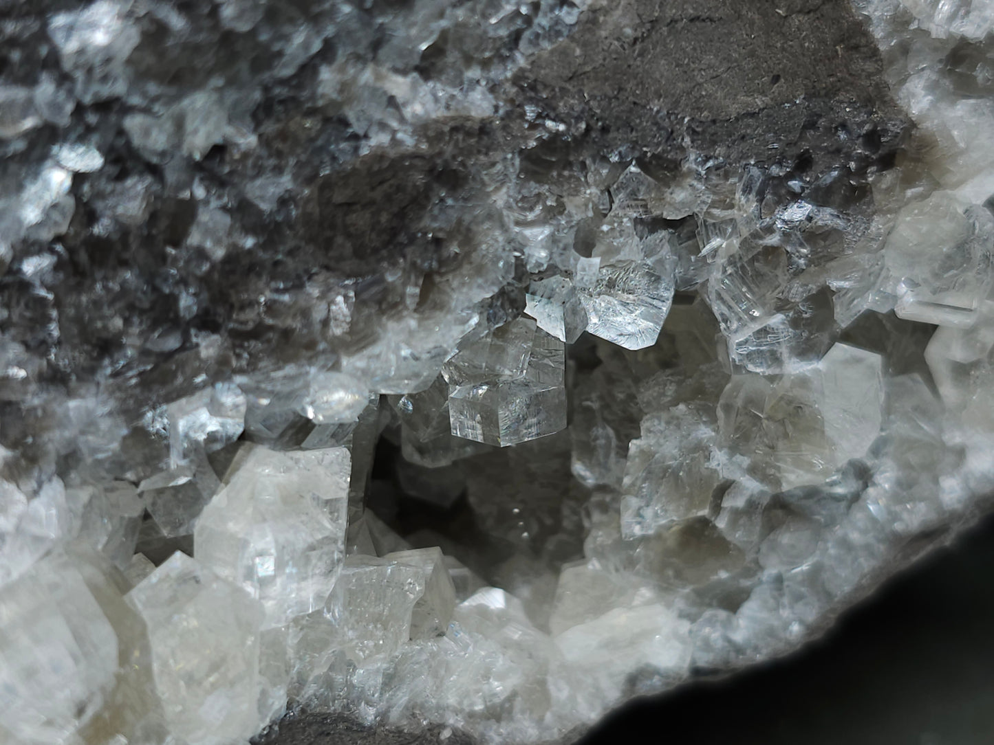 #33191 Special clear Nailhead Spar Calcite cluster with Chalcopyrite ore and multiple small fossils in the matrix
