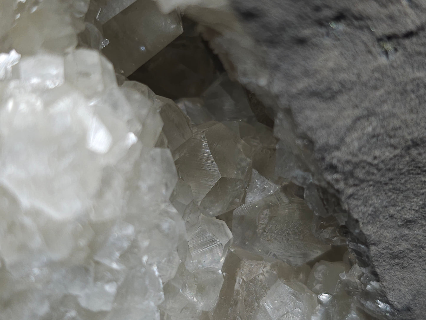 #33192 Special clear Nailhead Spar Calcite cluster with Chalcopyrite ore and multiple small fossils in the matrix