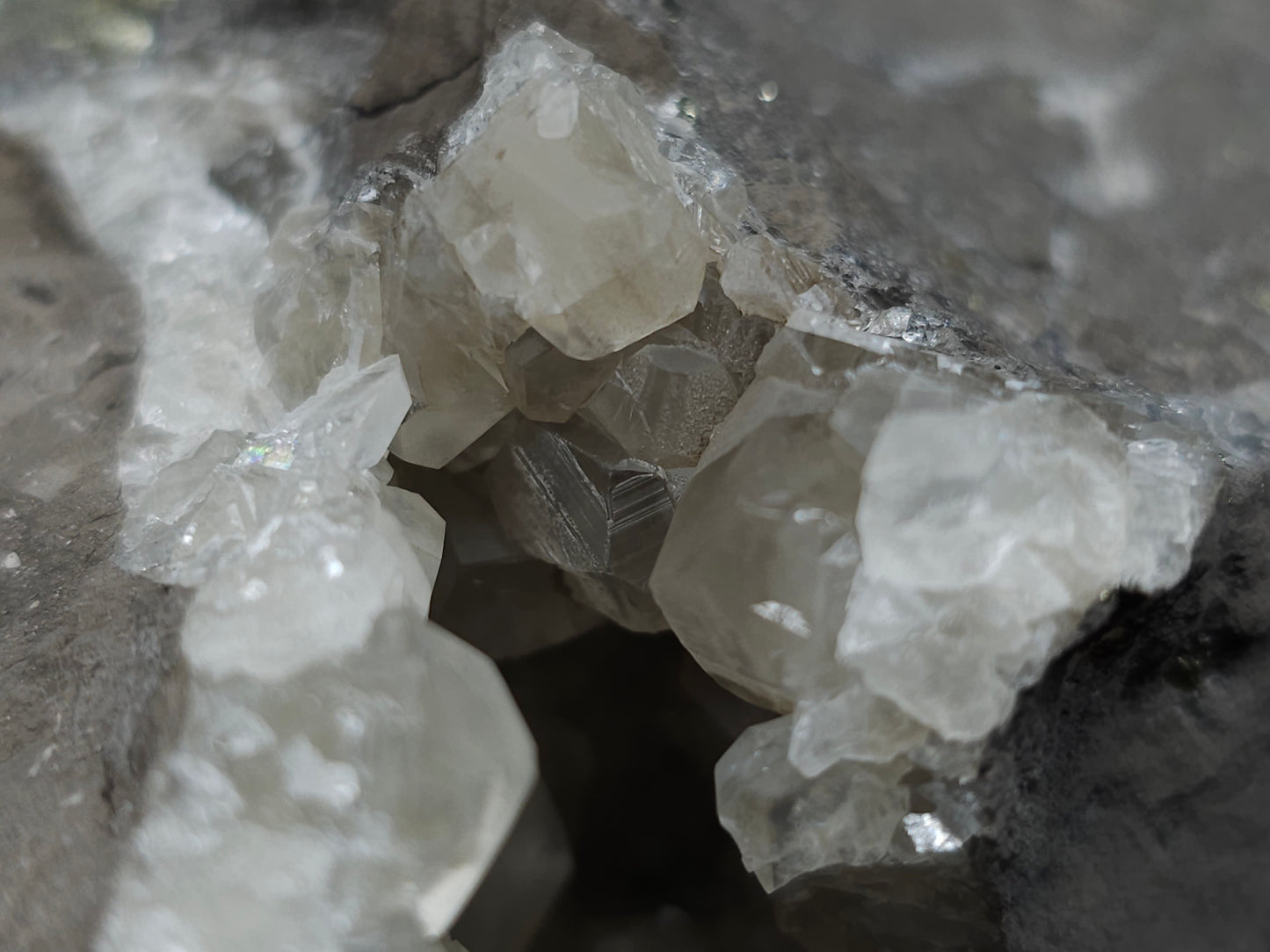 #33192 Special clear Nailhead Spar Calcite cluster with Chalcopyrite ore and multiple small fossils in the matrix
