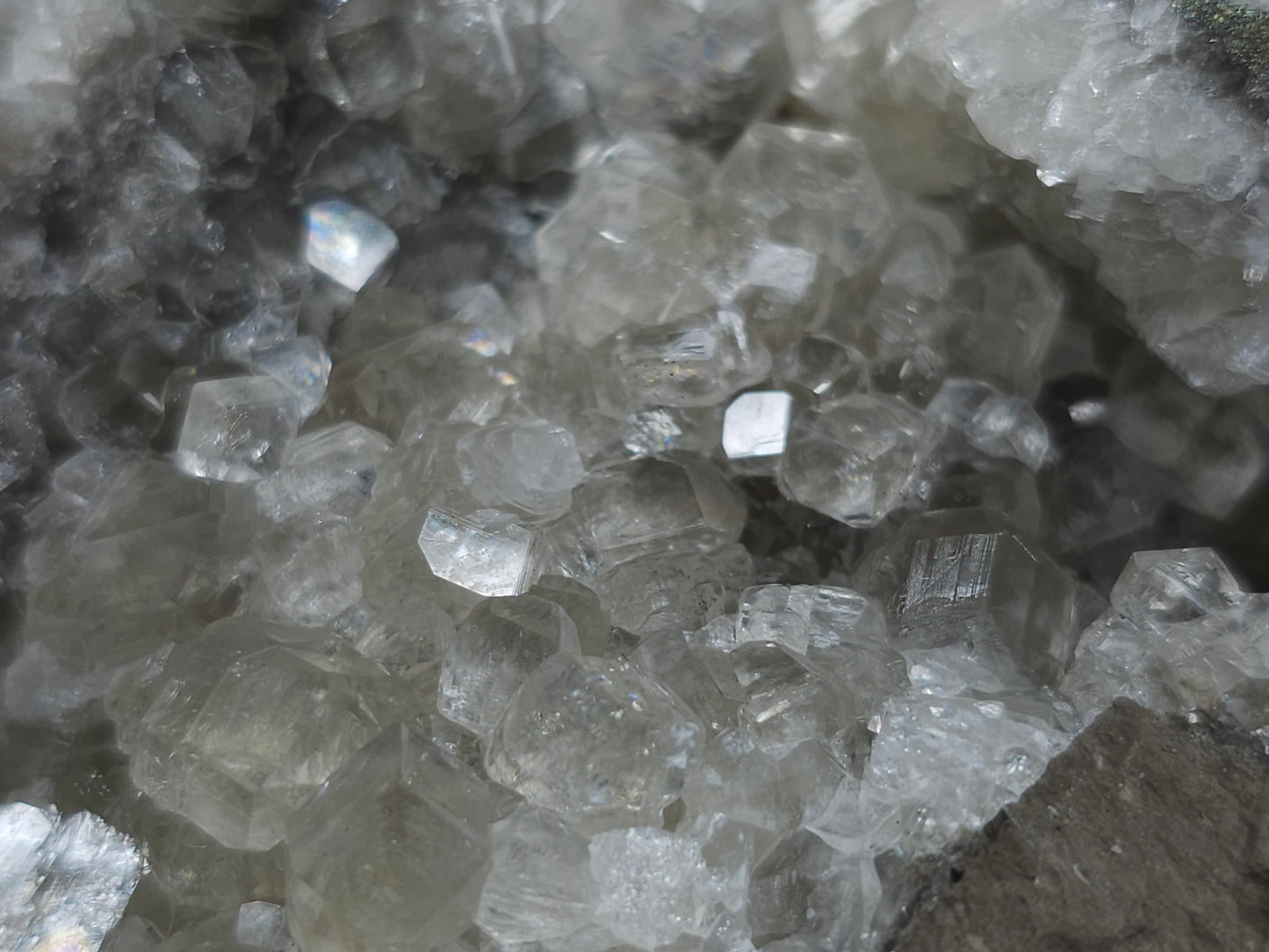 #33194 Special clear Nailhead Spar Calcite cluster with Chalcopyrite ore and multiple small fossils in the matrix