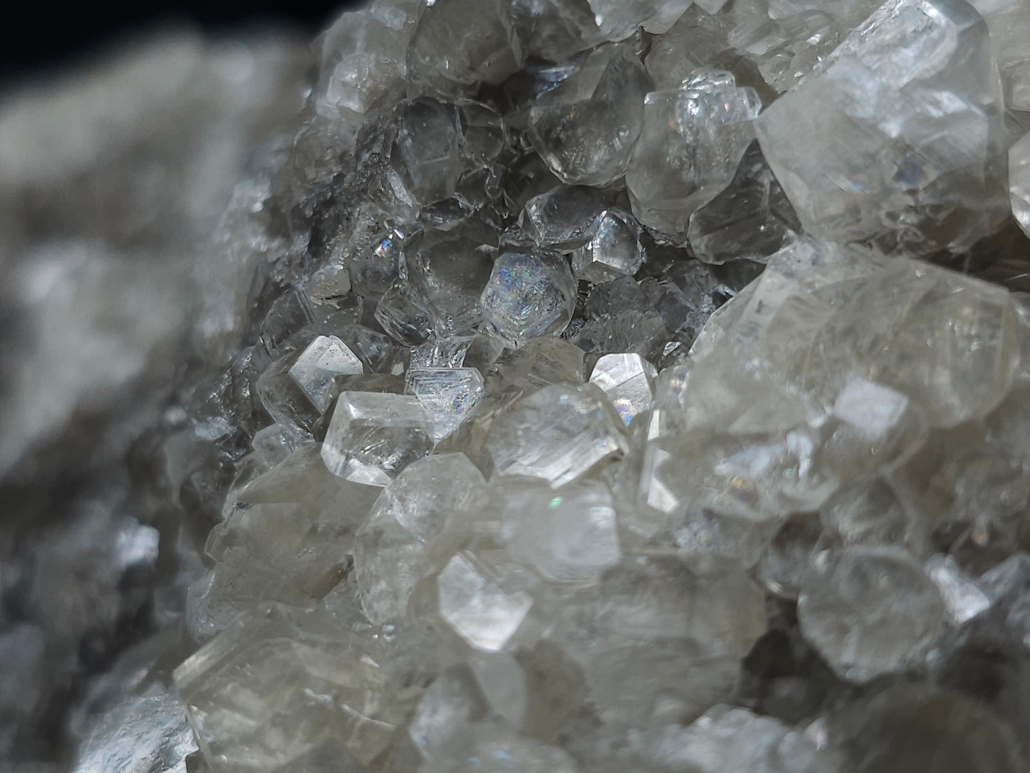 #33194 Special clear Nailhead Spar Calcite cluster with Chalcopyrite ore and multiple small fossils in the matrix
