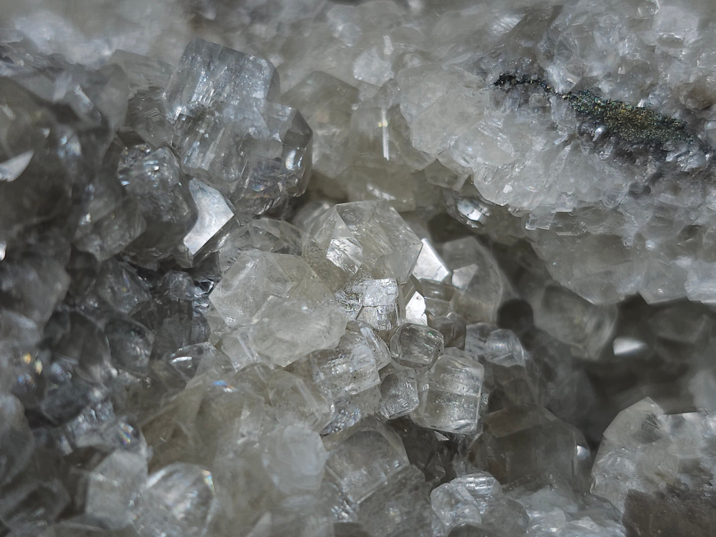 #33194 Special clear Nailhead Spar Calcite cluster with Chalcopyrite ore and multiple small fossils in the matrix