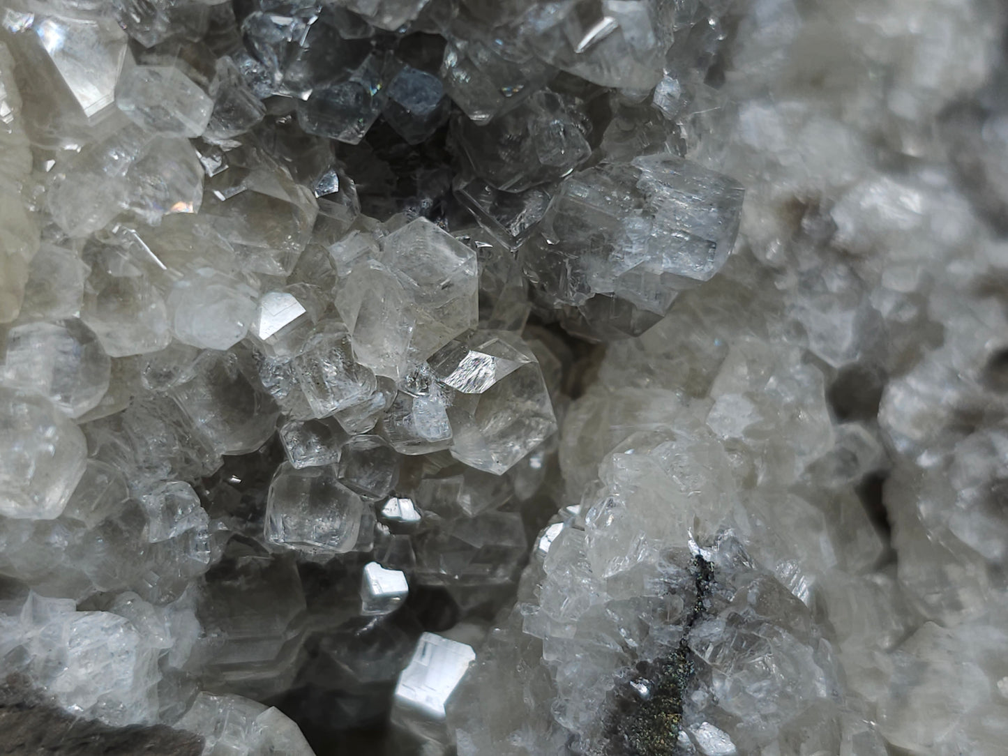 #33194 Special clear Nailhead Spar Calcite cluster with Chalcopyrite ore and multiple small fossils in the matrix
