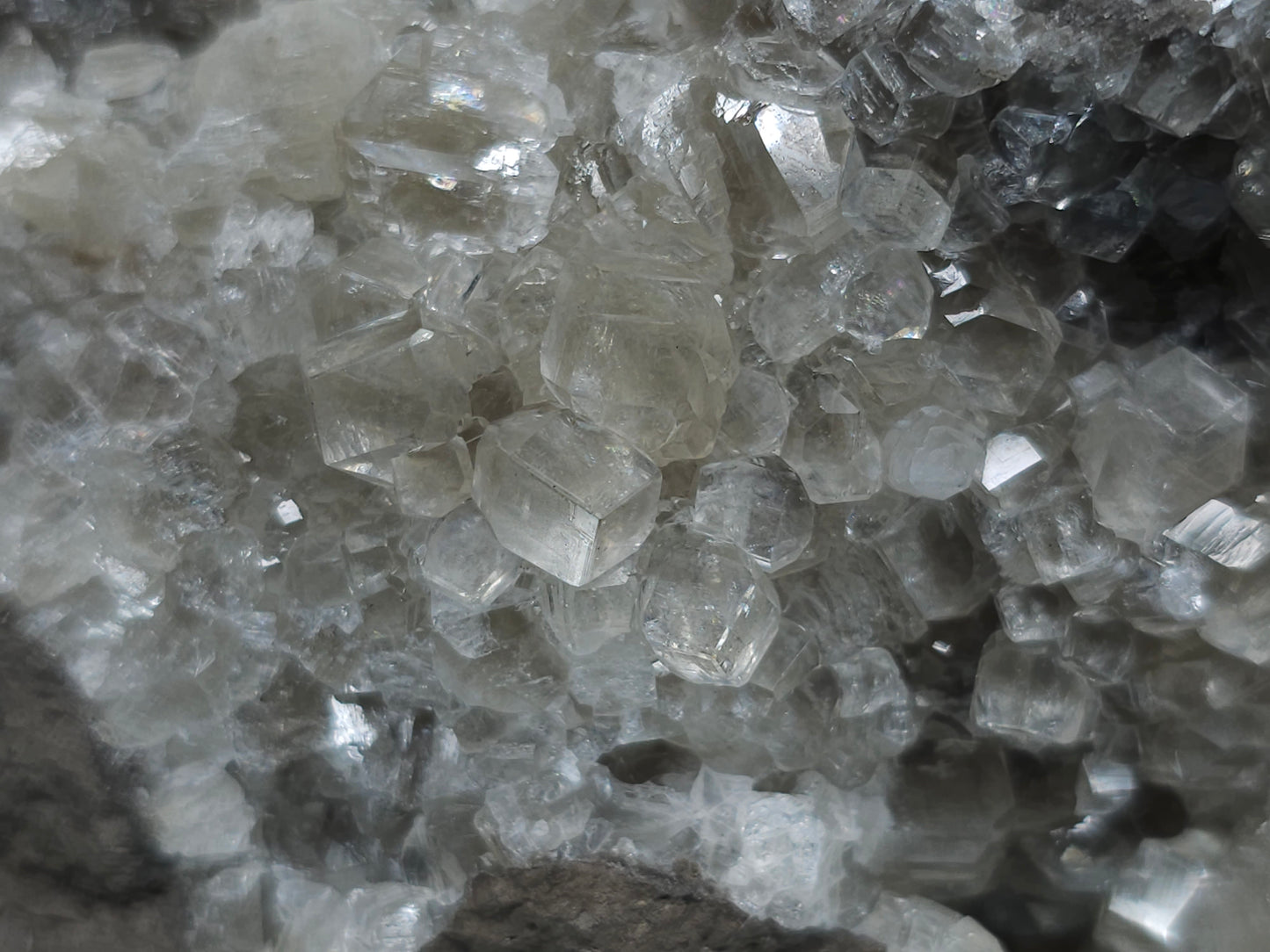 #33194 Special clear Nailhead Spar Calcite cluster with Chalcopyrite ore and multiple small fossils in the matrix