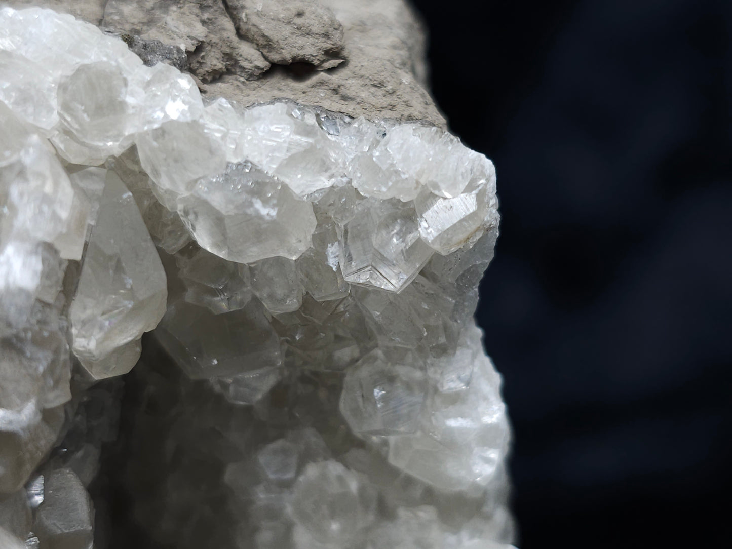 #33196 Special clear Nailhead Spar Calcite cluster and geode with Chalcopyrite ore and multiple small fossils in the matrix