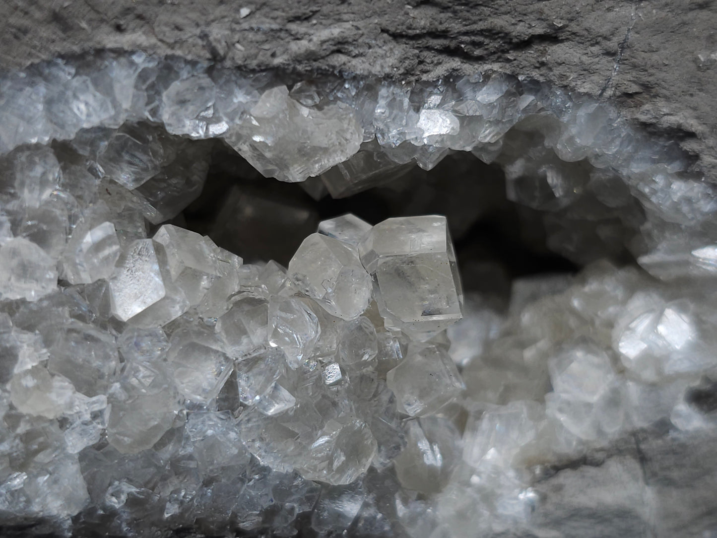#33197 Special clear Nailhead Spar Calcite cluster and geode with Chalcopyrite ore and multiple small fossils in the matrix