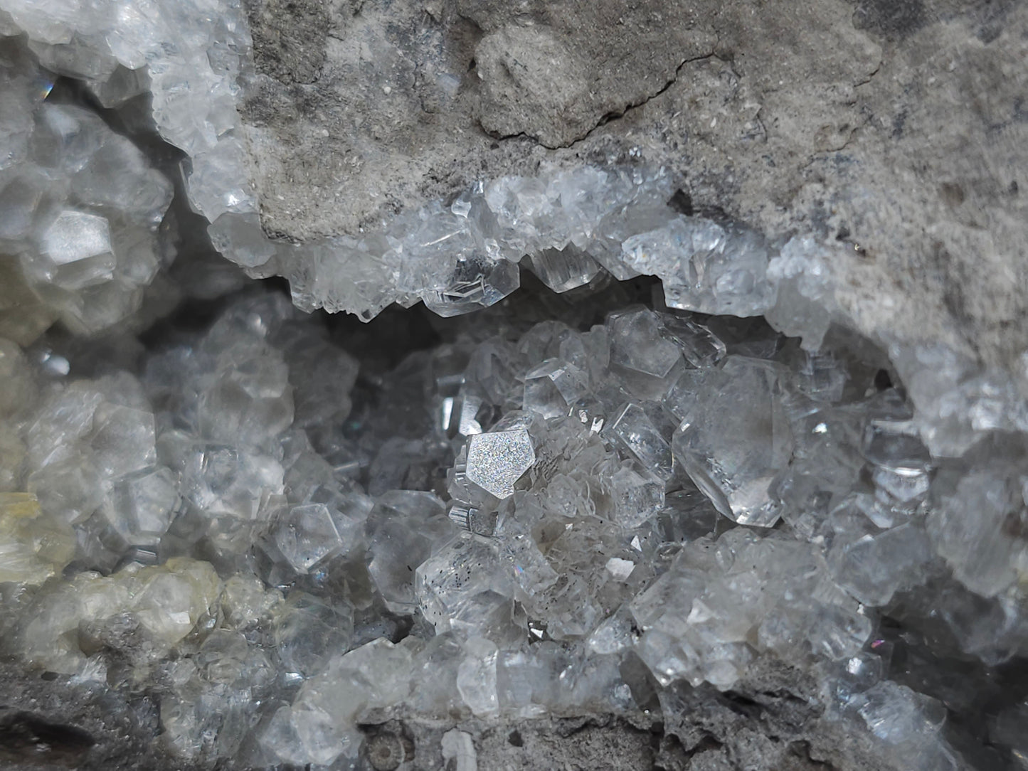 #33197 Special clear Nailhead Spar Calcite cluster and geode with Chalcopyrite ore and multiple small fossils in the matrix