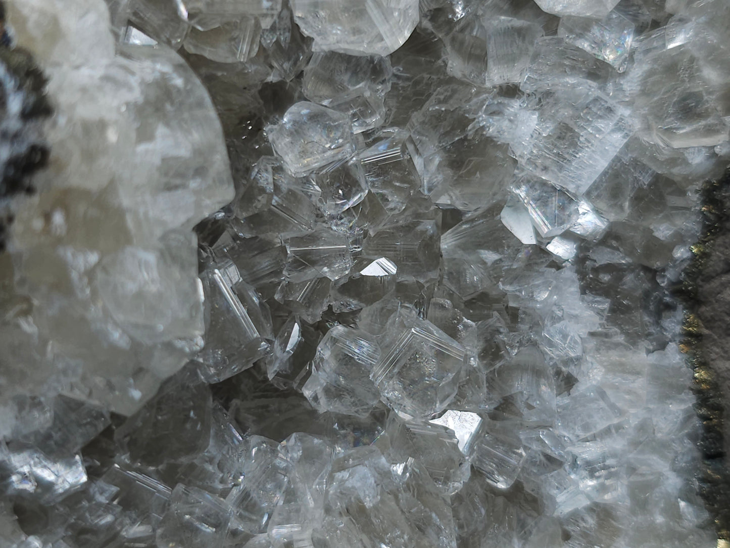 #33198 Special clear Nailhead Spar Calcite cluster with Chalcopyrite ore and multiple small fossils in the matrix