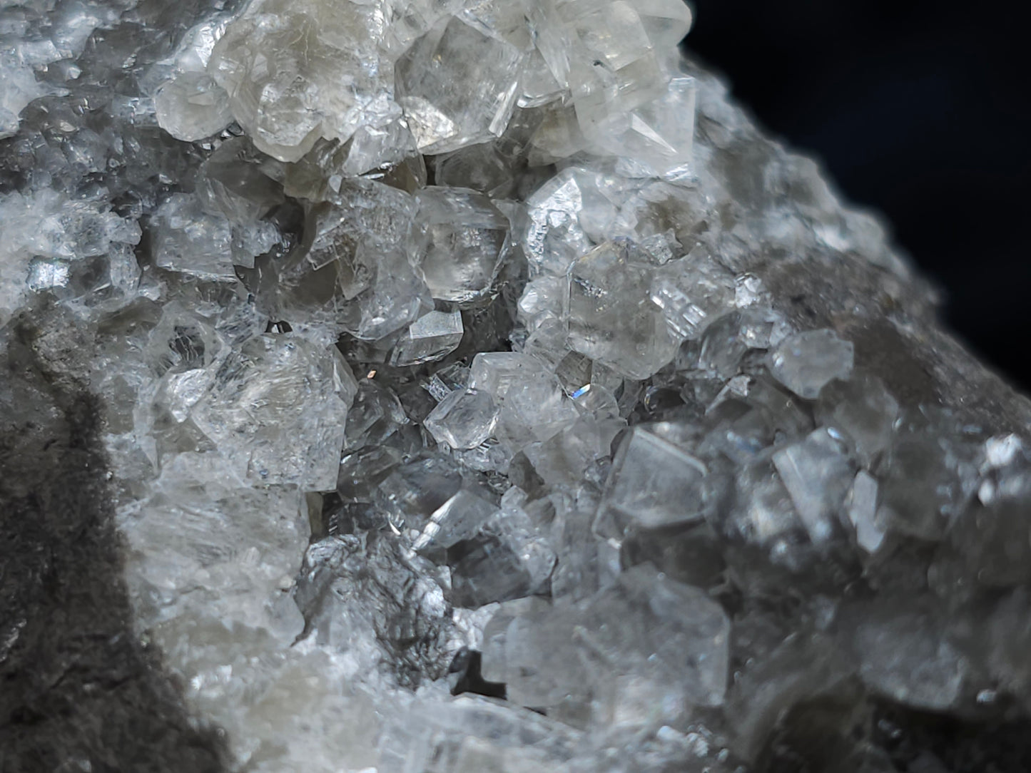 #33199 Special clear Nailhead Spar Calcite cluster and geode with Chalcopyrite ore and multiple small fossils in the matrix