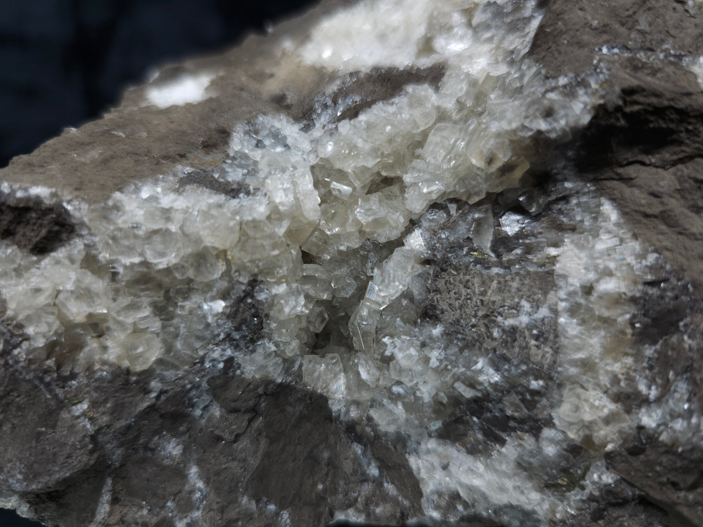 #33200 Special clear Nailhead Spar Calcite cluster and geode with Chalcopyrite ore and multiple small fossils in the matrix