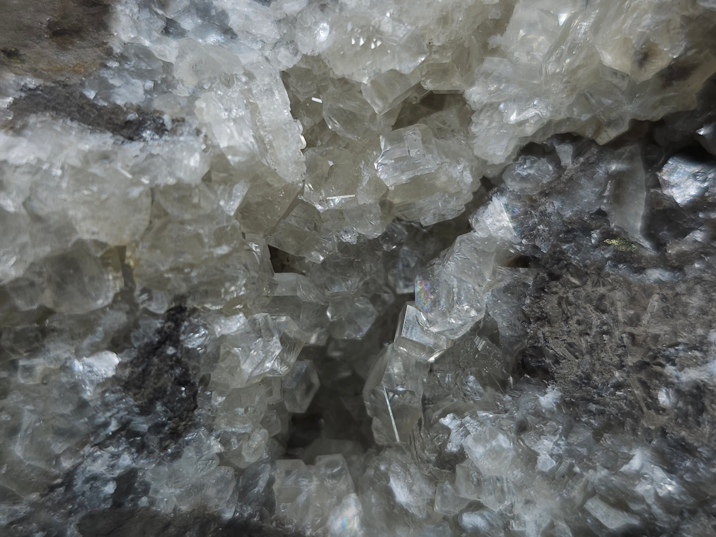 #33200 Special clear Nailhead Spar Calcite cluster and geode with Chalcopyrite ore and multiple small fossils in the matrix