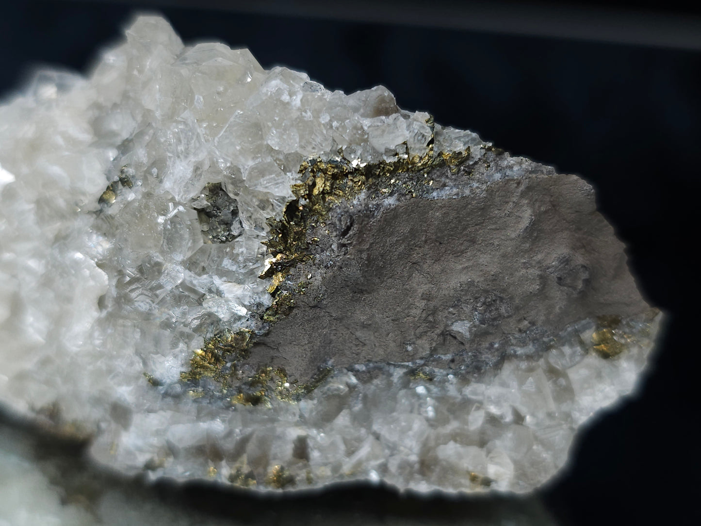 #33201 Super clear Nailhead Spar Calcite cluster and Chalcopyrite ore and multiple small fossils in the matrix