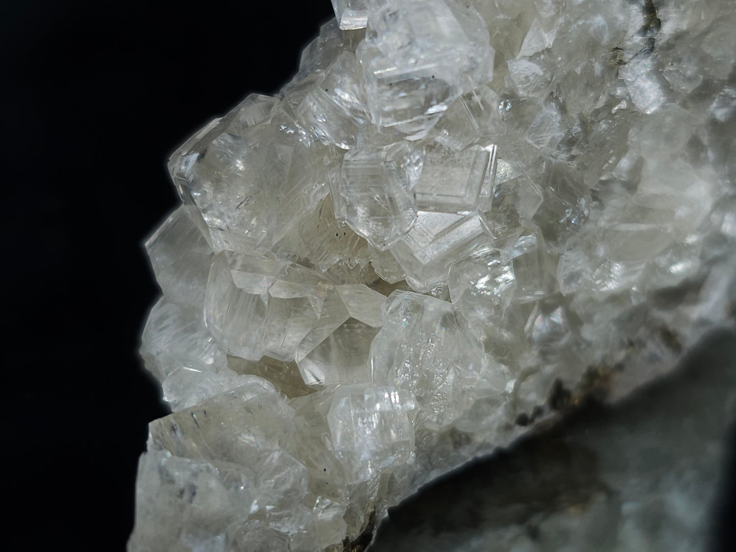 #33201 Super clear Nailhead Spar Calcite cluster and Chalcopyrite ore and multiple small fossils in the matrix