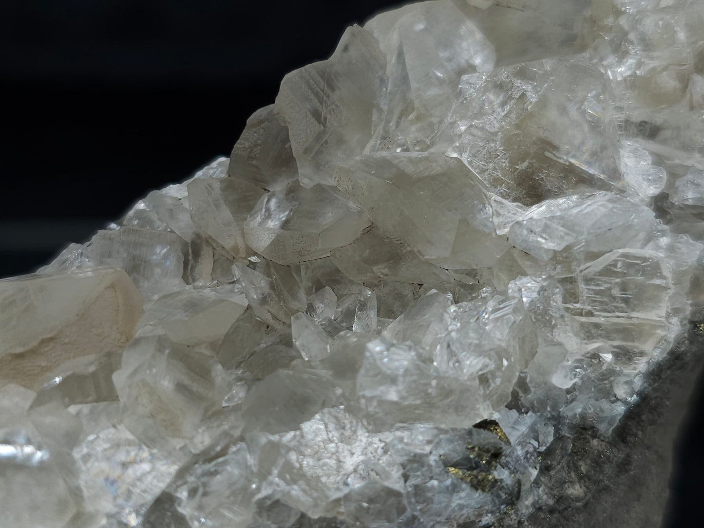 #33202 Super clear Nailhead Spar Calcite cluster and Chalcopyrite ore and multiple small fossils in the matrix