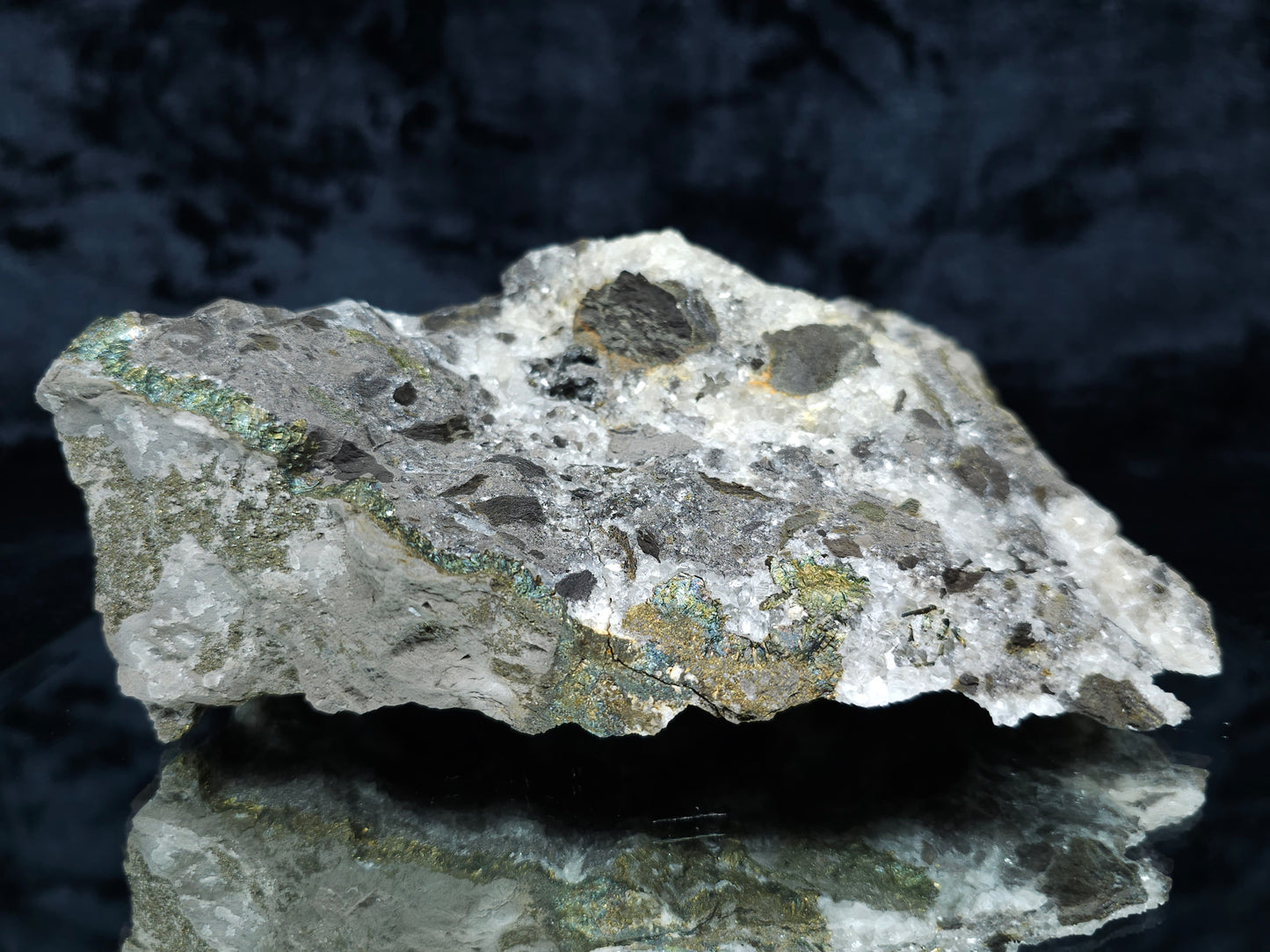 #33204 Super clear Nailhead Spar Calcite geode and Chalcopyrite ore and multiple small fossils