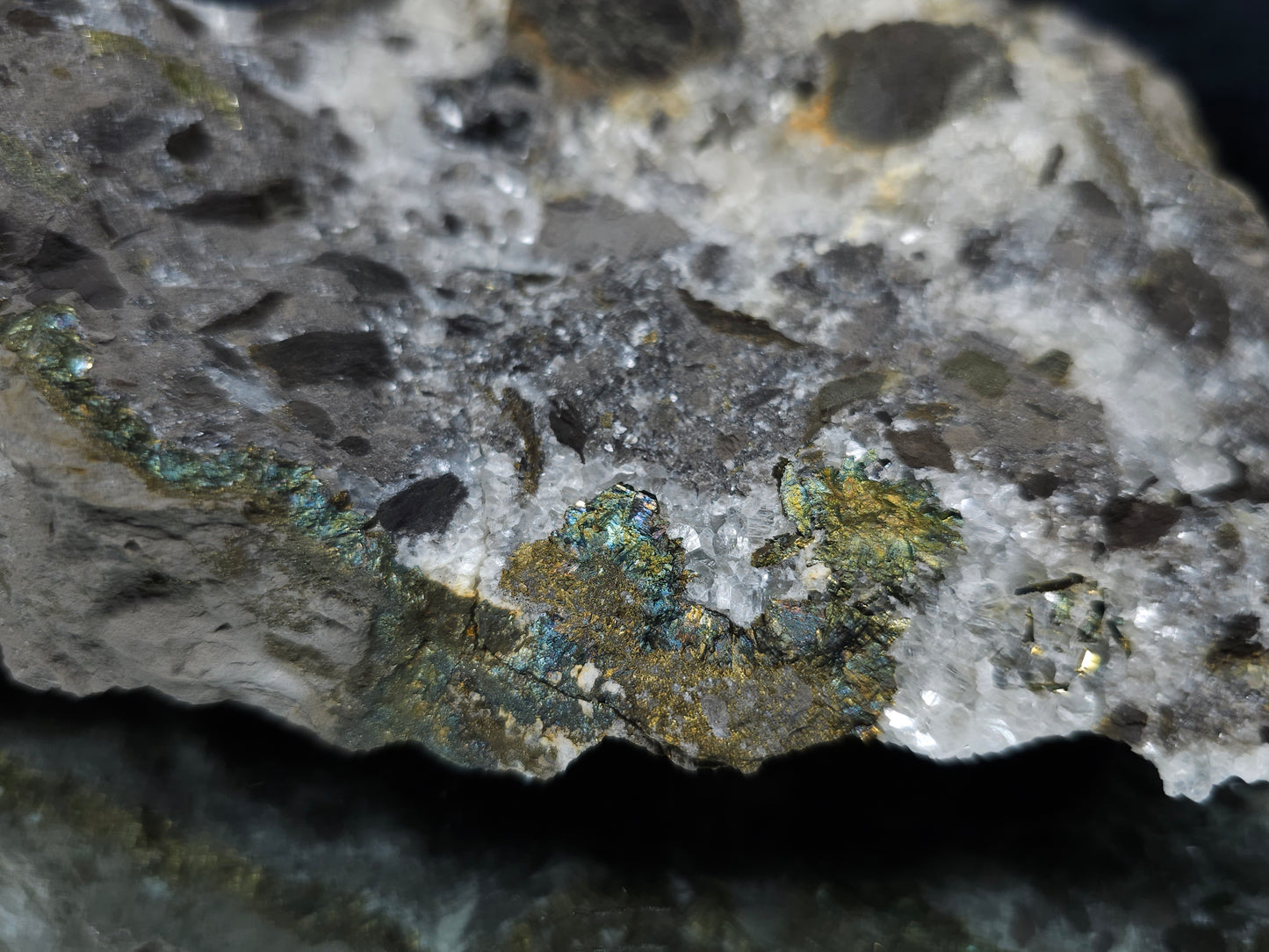 #33204 Super clear Nailhead Spar Calcite geode and Chalcopyrite ore and multiple small fossils