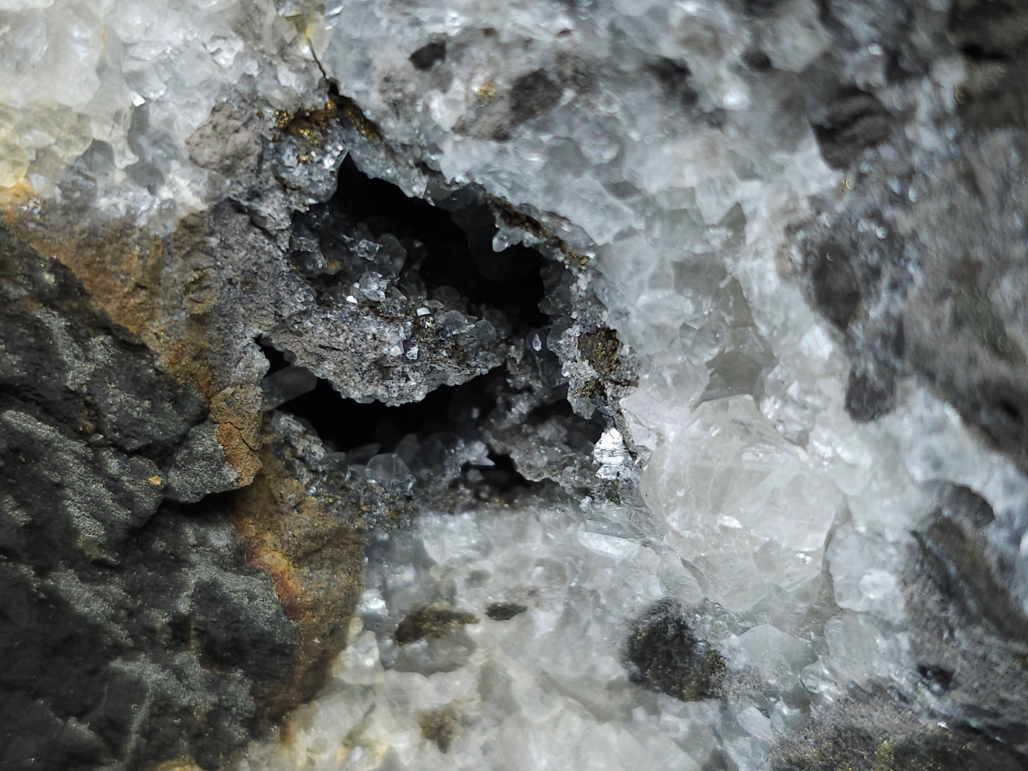 #33204 Super clear Nailhead Spar Calcite geode and Chalcopyrite ore and multiple small fossils