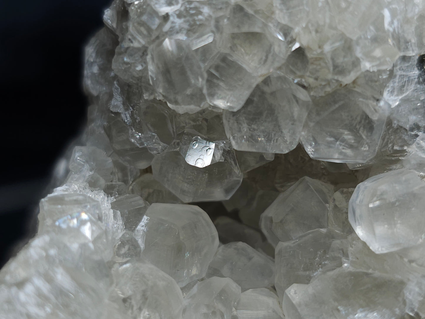 #33203 Super clear Nailhead Spar Calcite geode with Chalcopyrite ore and multiple small fossils