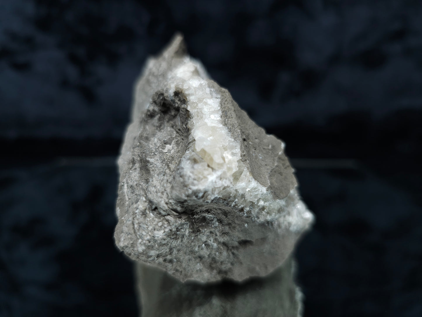 #33205 Super clear Nailhead Spar Calcite geode and Chalcopyrite ore and multiple small fossils in the matrix