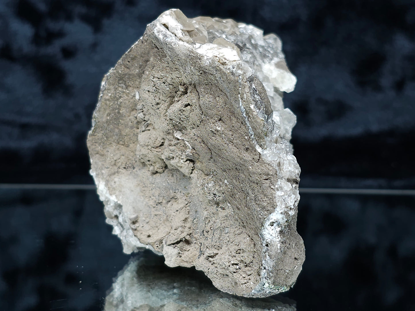 #33206 Super clear Nailhead Spar Calcite cluster and Chalcopyrite ore and multiple small fossils