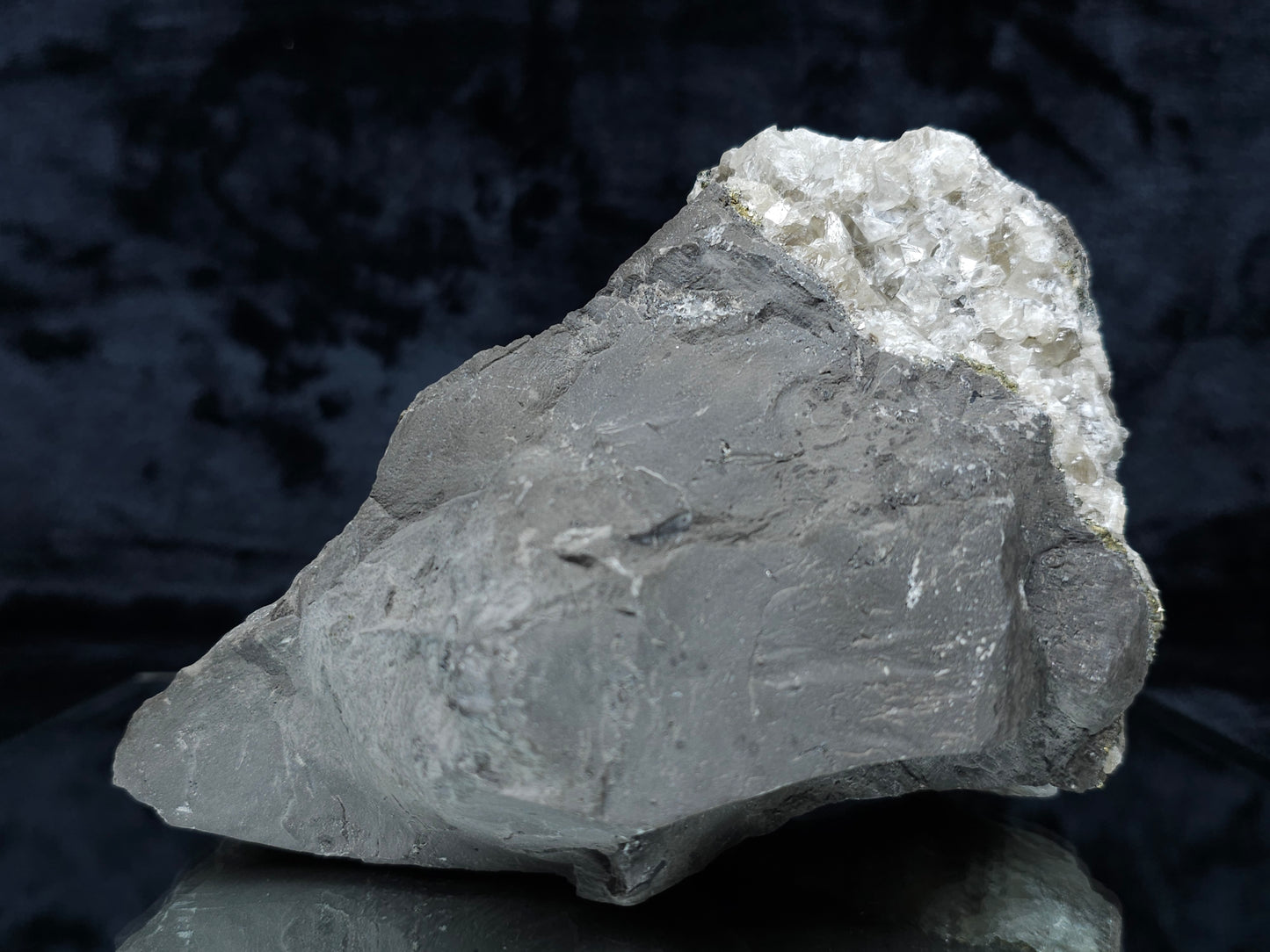 #33208 Super clear Nailhead Spar Calcite cluster and Chalcopyrite ore and multiple small fossils in the matrix