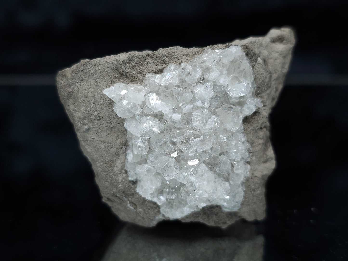 #33210 Super clear Nailhead Spar Calcite cluster
