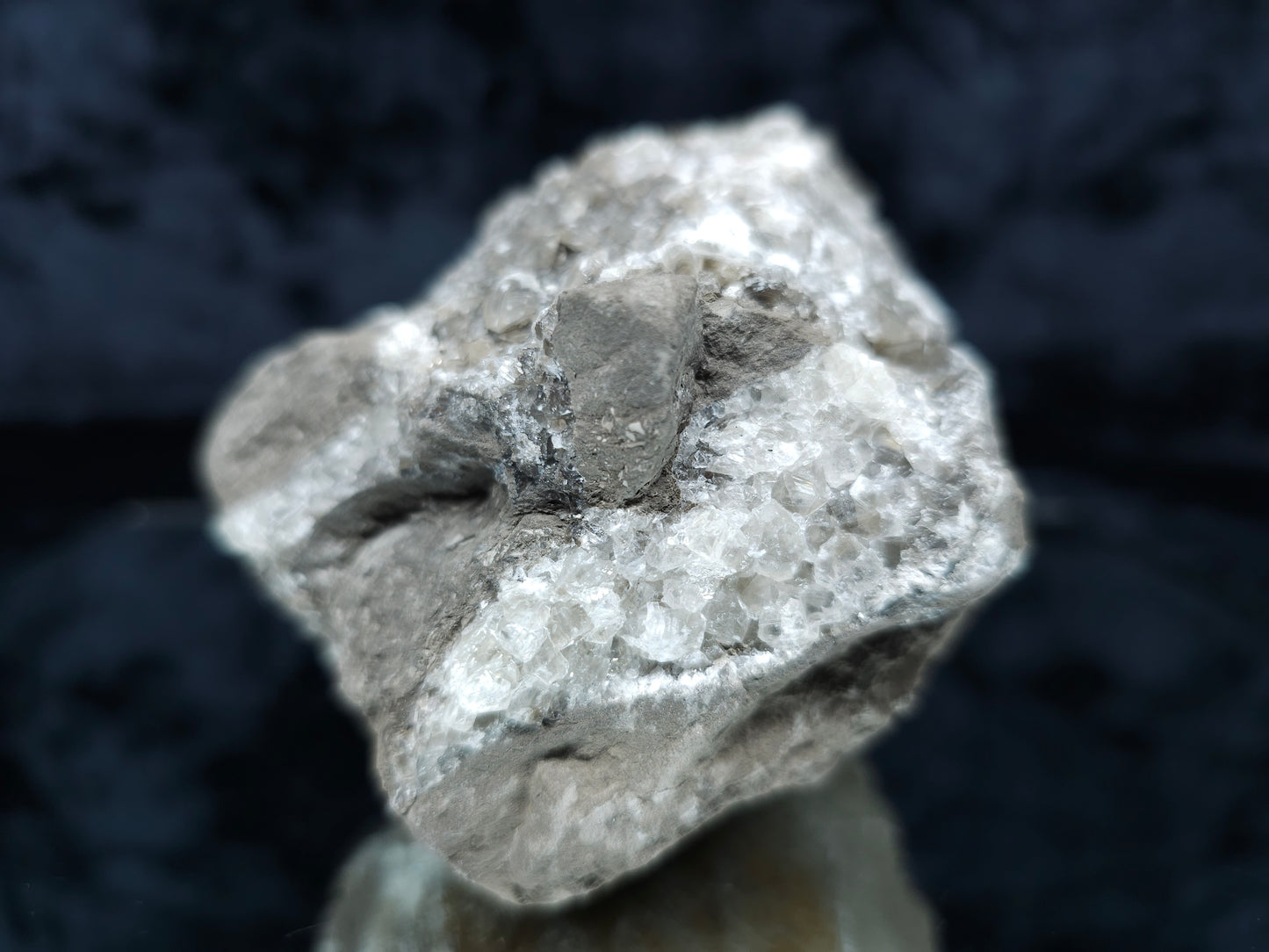 #33214 Super clear Nailhead Spar Calcite geode and Chalcopyrite ore and multiple small fossils in the matrix