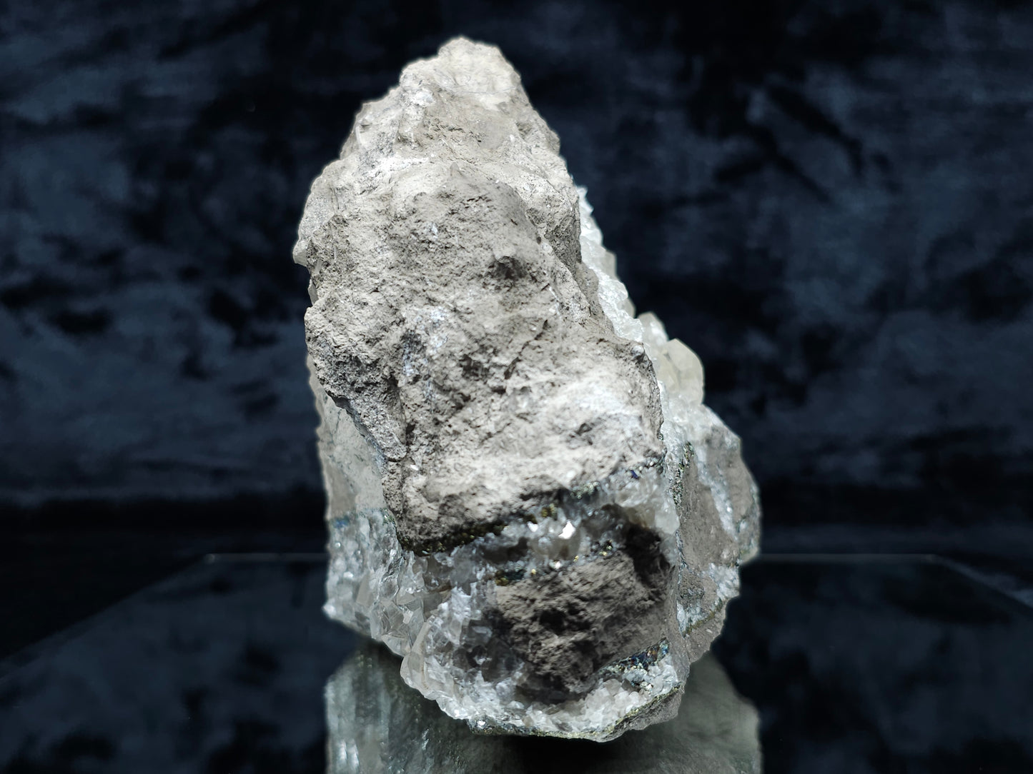 #33219 Super clear Nailhead Spar Calcite cluster and Chalcopyrite ore and multiple small fossils in the matrix