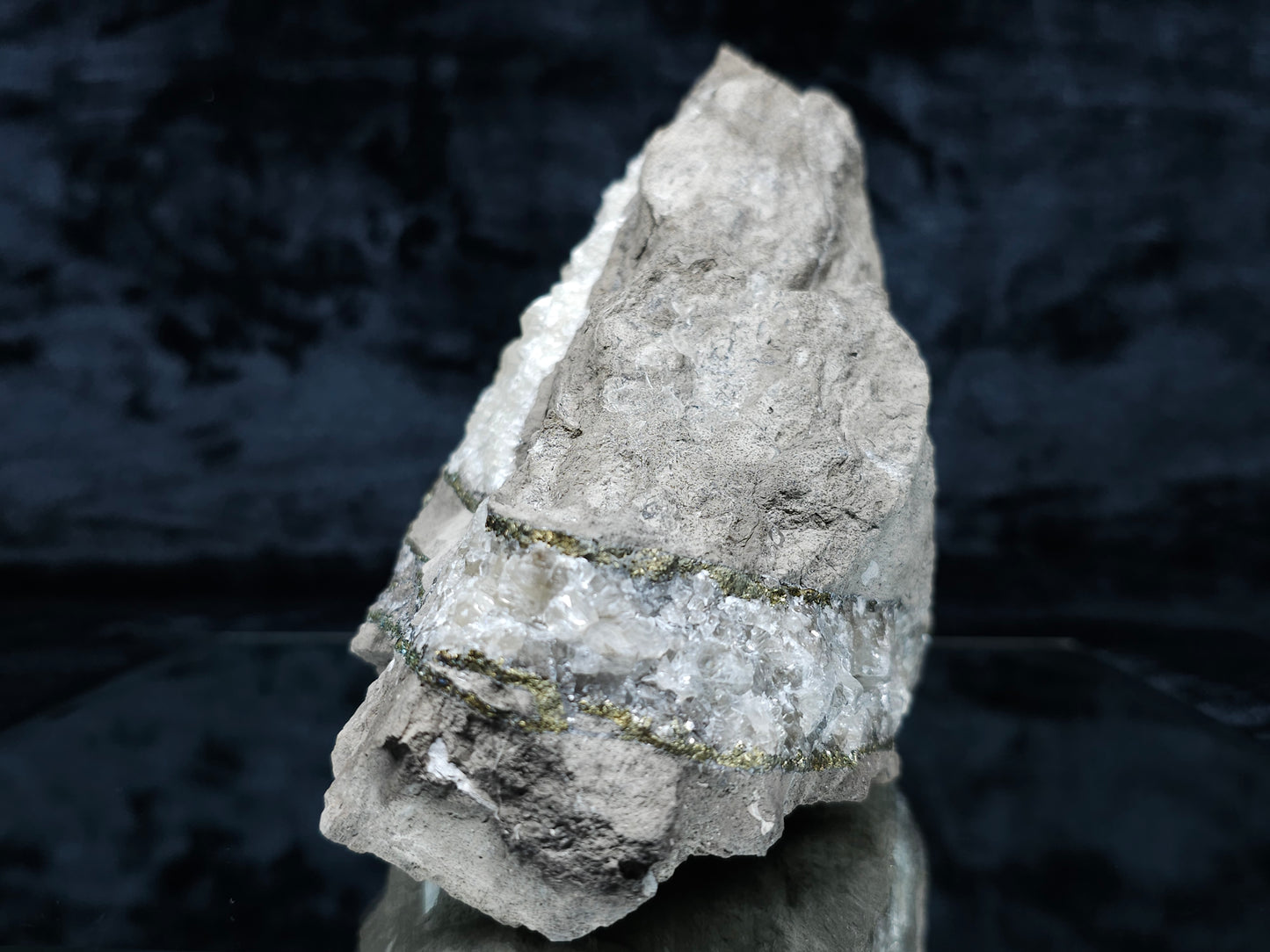 #33219 Super clear Nailhead Spar Calcite cluster and Chalcopyrite ore and multiple small fossils in the matrix