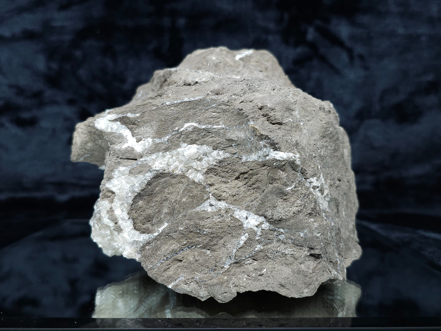 #33221 Super clear Nailhead Spar Calcite geode and Chalcopyrite ore and multiple small fossils in the matrix