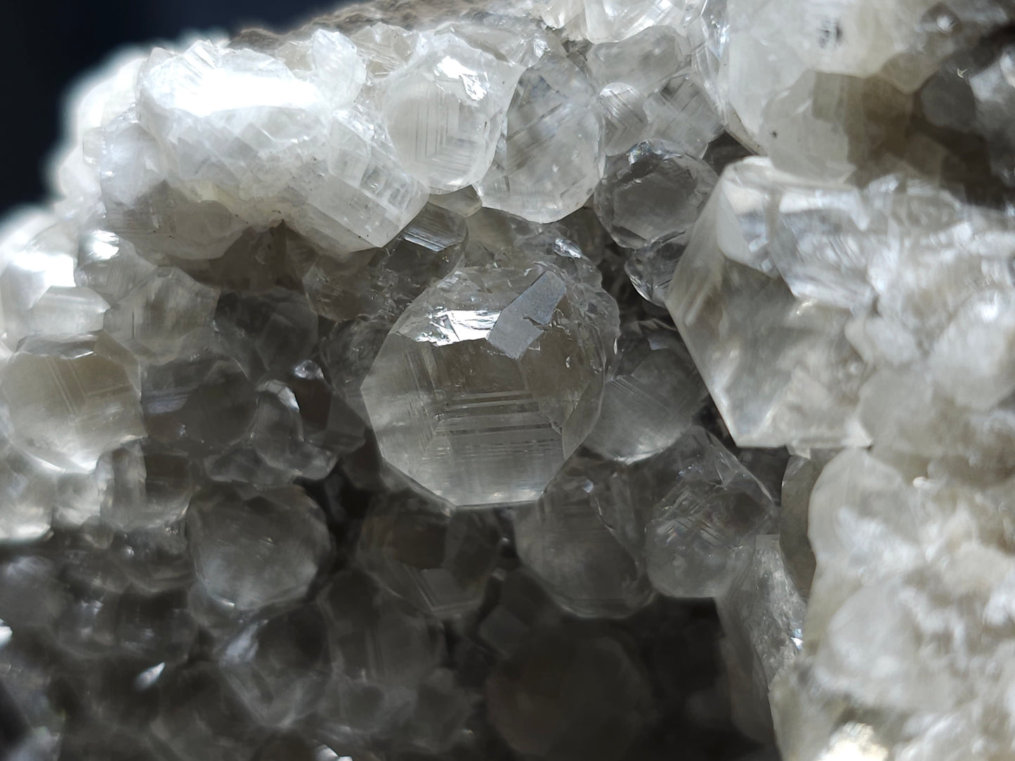 #33221 Super clear Nailhead Spar Calcite geode and Chalcopyrite ore and multiple small fossils in the matrix