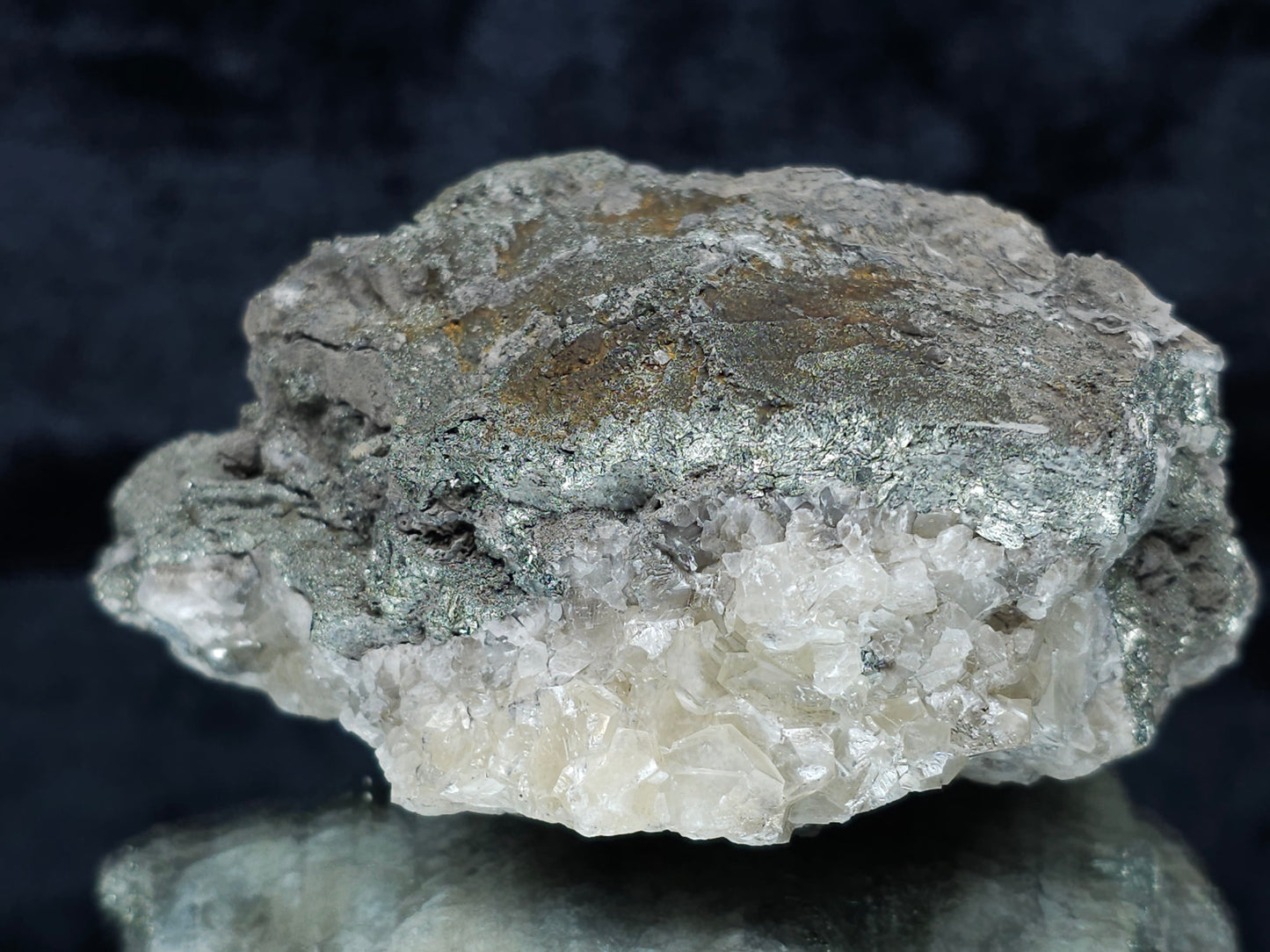 #35882 Chalcopyrite ore and Calcite crystals geode