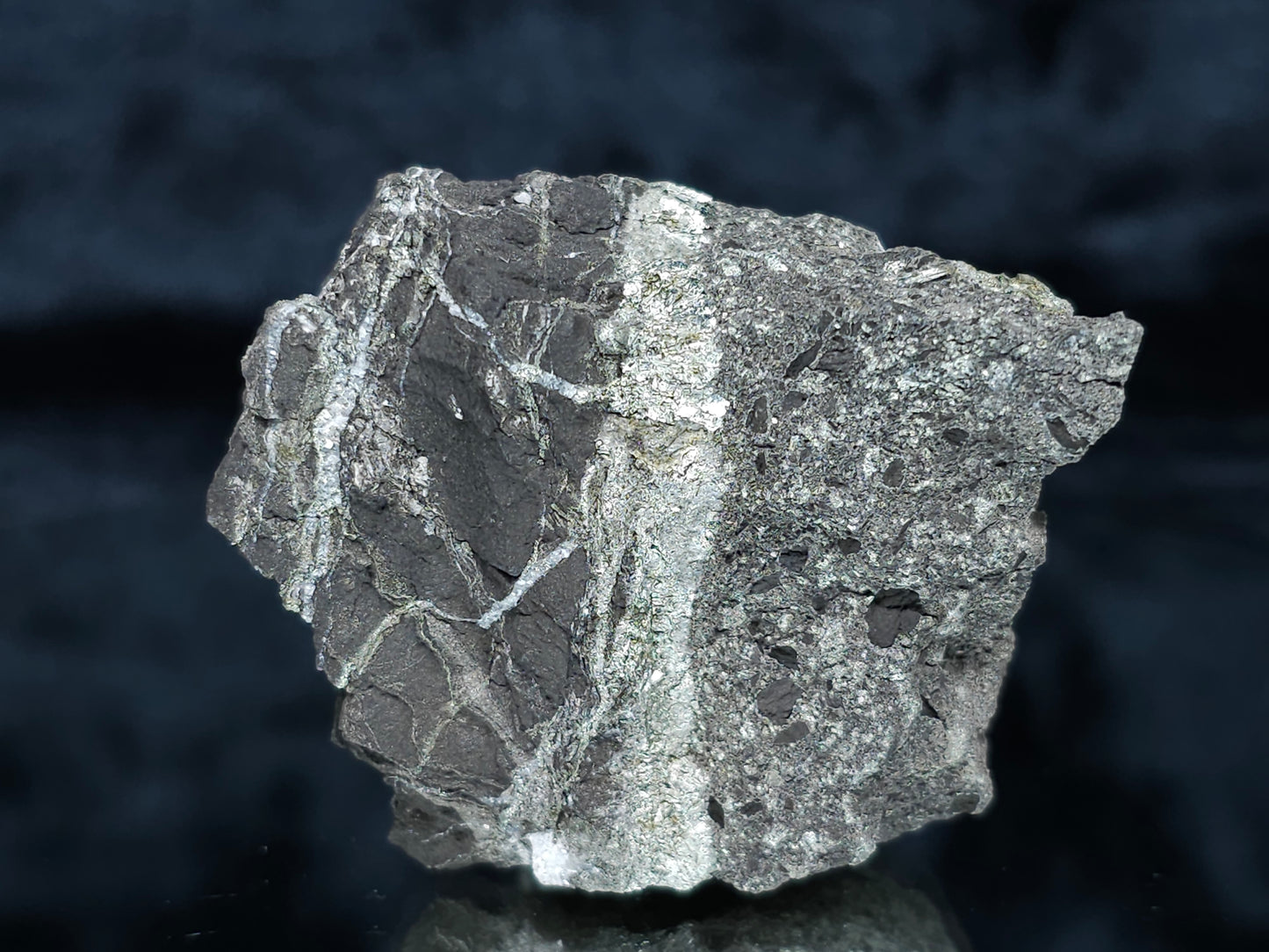 #35889 Chalcopyrite ore and Calcite cluster formation