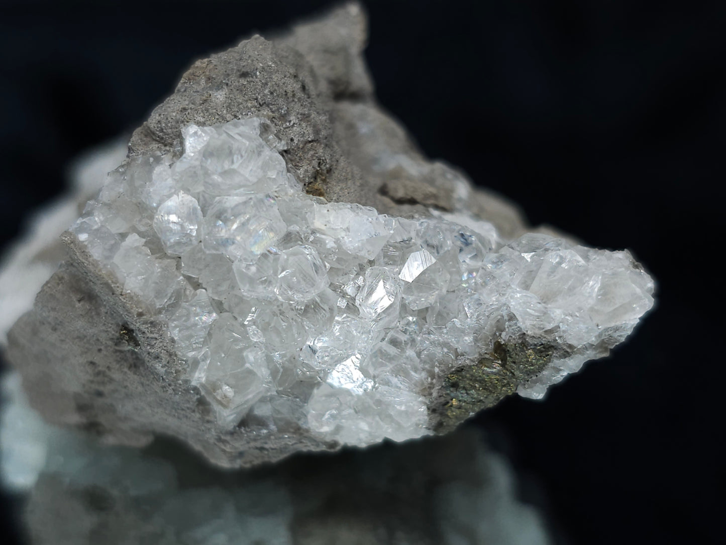 #35897 Super clear Nailhead Spar Calcite cluster and Chalcopyrite ore and multiple small fossils in the matrix