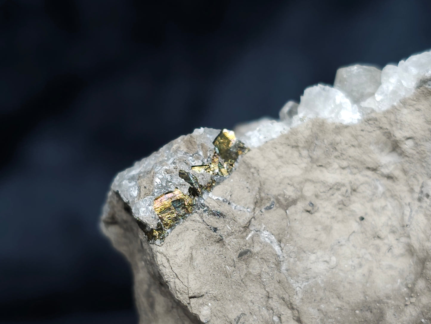 #33972 Super clear Nailhead Spar Calcite geode and Chalcopyrite ore and multiple small fossils in the matrix