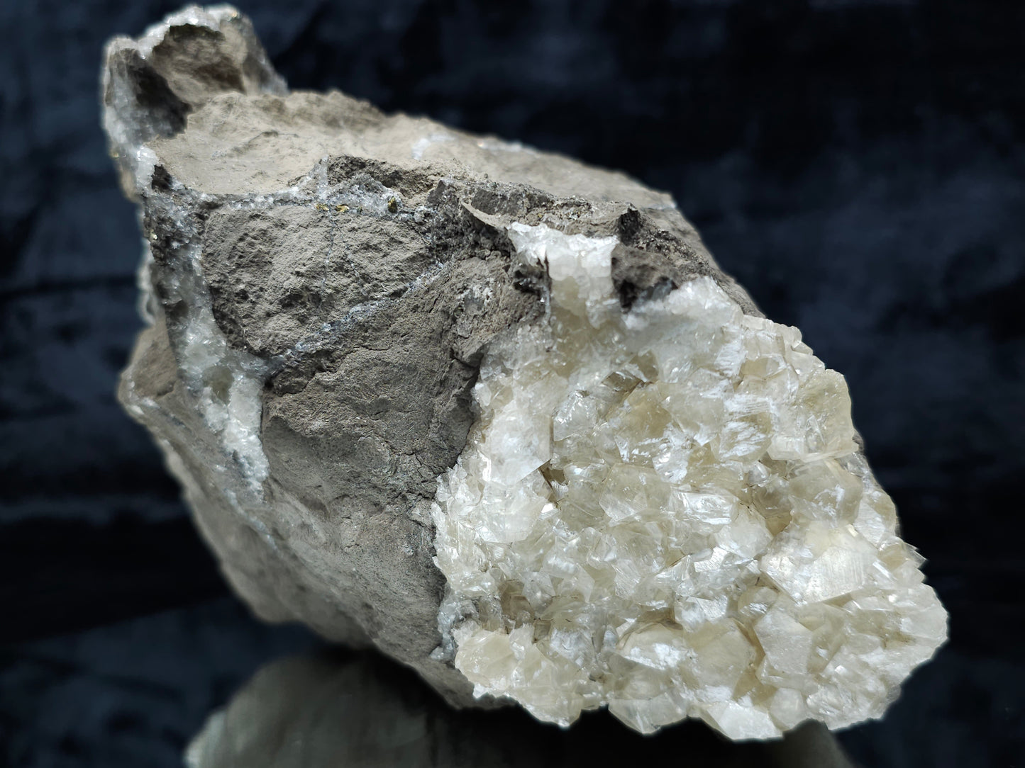 #33972 Super clear Nailhead Spar Calcite geode and Chalcopyrite ore and multiple small fossils in the matrix