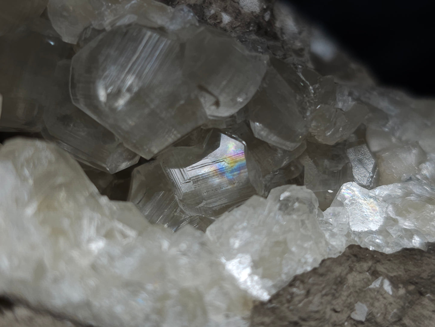#33972 Super clear Nailhead Spar Calcite geode and Chalcopyrite ore and multiple small fossils in the matrix