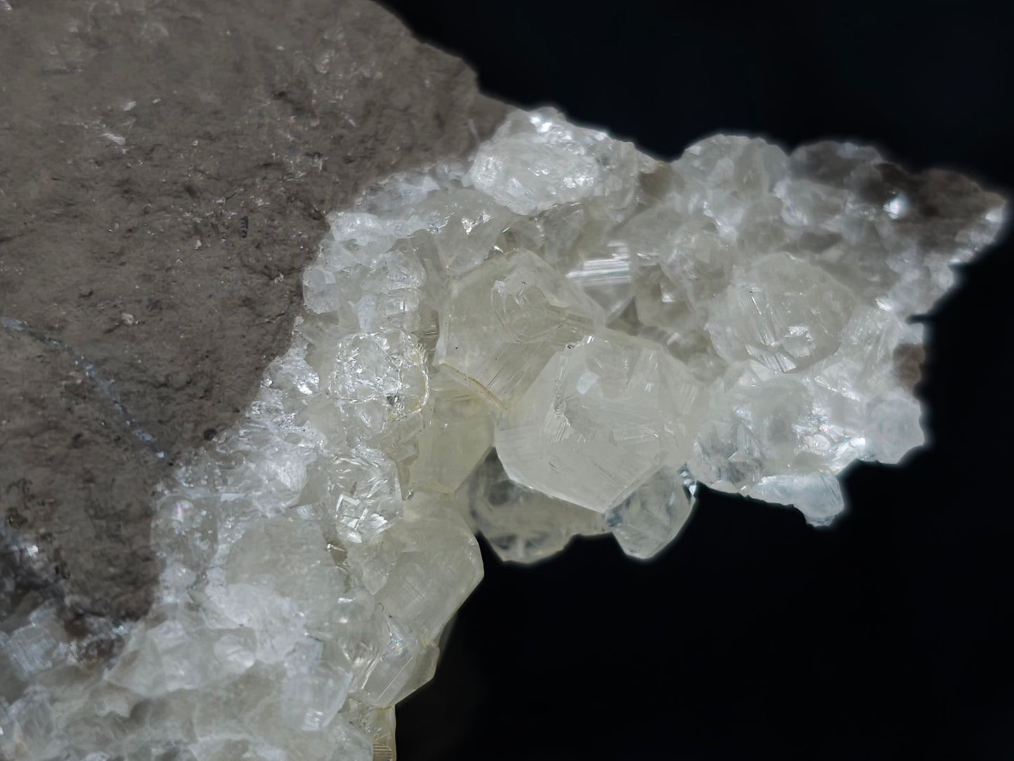 #33979 Super clear Nailhead Spar Calcite geode and Chalcopyrite ore and multiple small fossils in the matrix