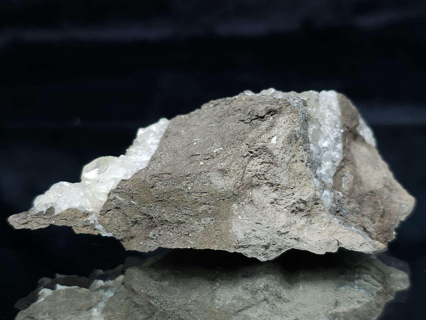 #33979 Super clear Nailhead Spar Calcite geode and Chalcopyrite ore and multiple small fossils in the matrix