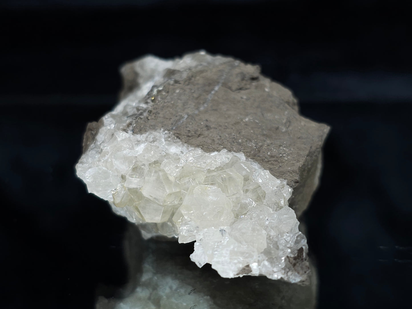 #33979 Super clear Nailhead Spar Calcite geode and Chalcopyrite ore and multiple small fossils in the matrix
