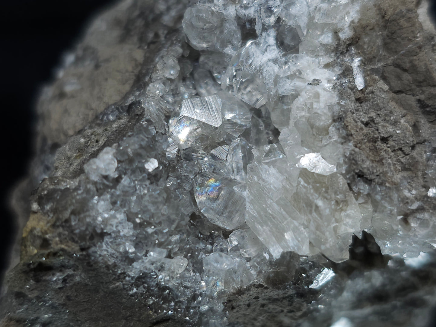 #33984 Super clear Nailhead Spar Calcite cluster and Chalcopyrite ore and multiple small fossils in the matrix