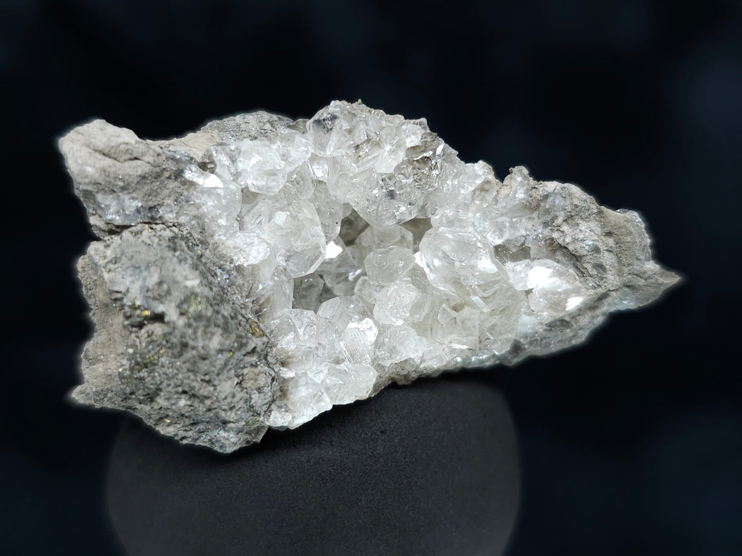 #33994 Super clear Nailhead Spar Calcite geode and Chalcopyrite ore and multiple small fossils in the matrix