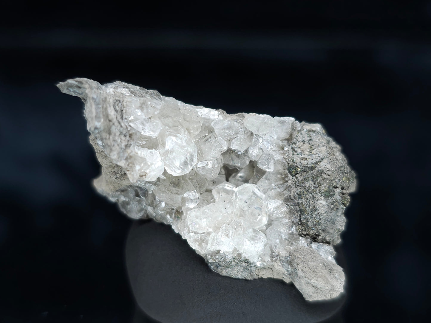 #33995 Super clear Nailhead Spar Calcite geode and Chalcopyrite ore and multiple small fossils in the matrix