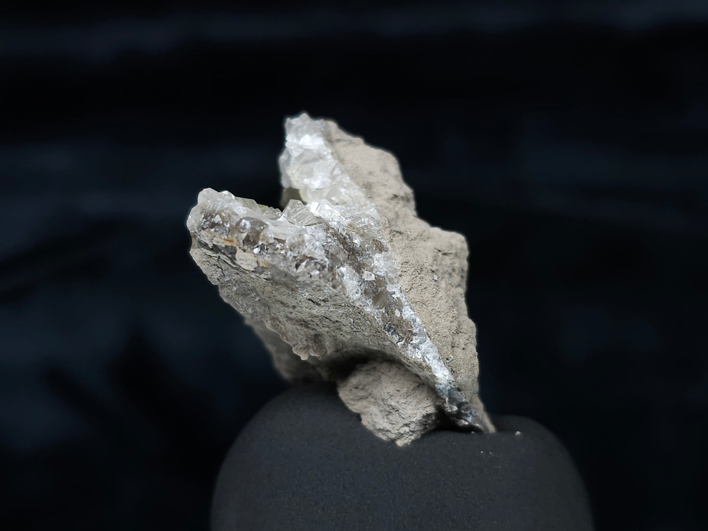 #33996 Super clear Nailhead Spar Calcite geode and Chalcopyrite ore and multiple small fossils in the matrix