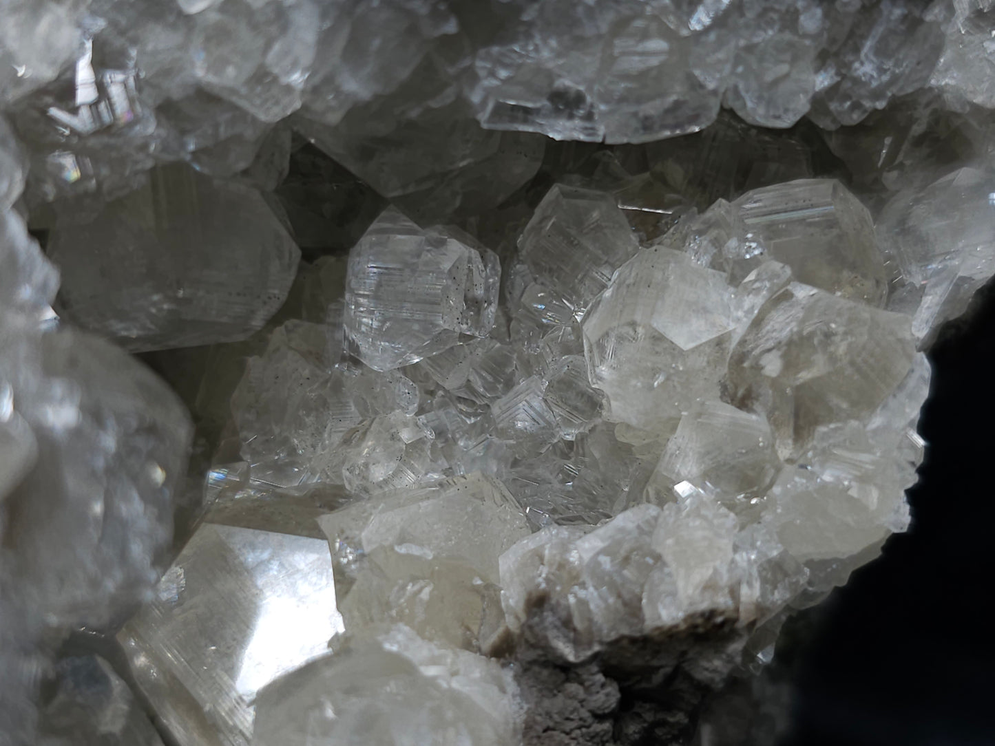 #34018 Super clear Nailhead Spar Calcite geode and Chalcopyrite ore and multiple small fossils in the matrix