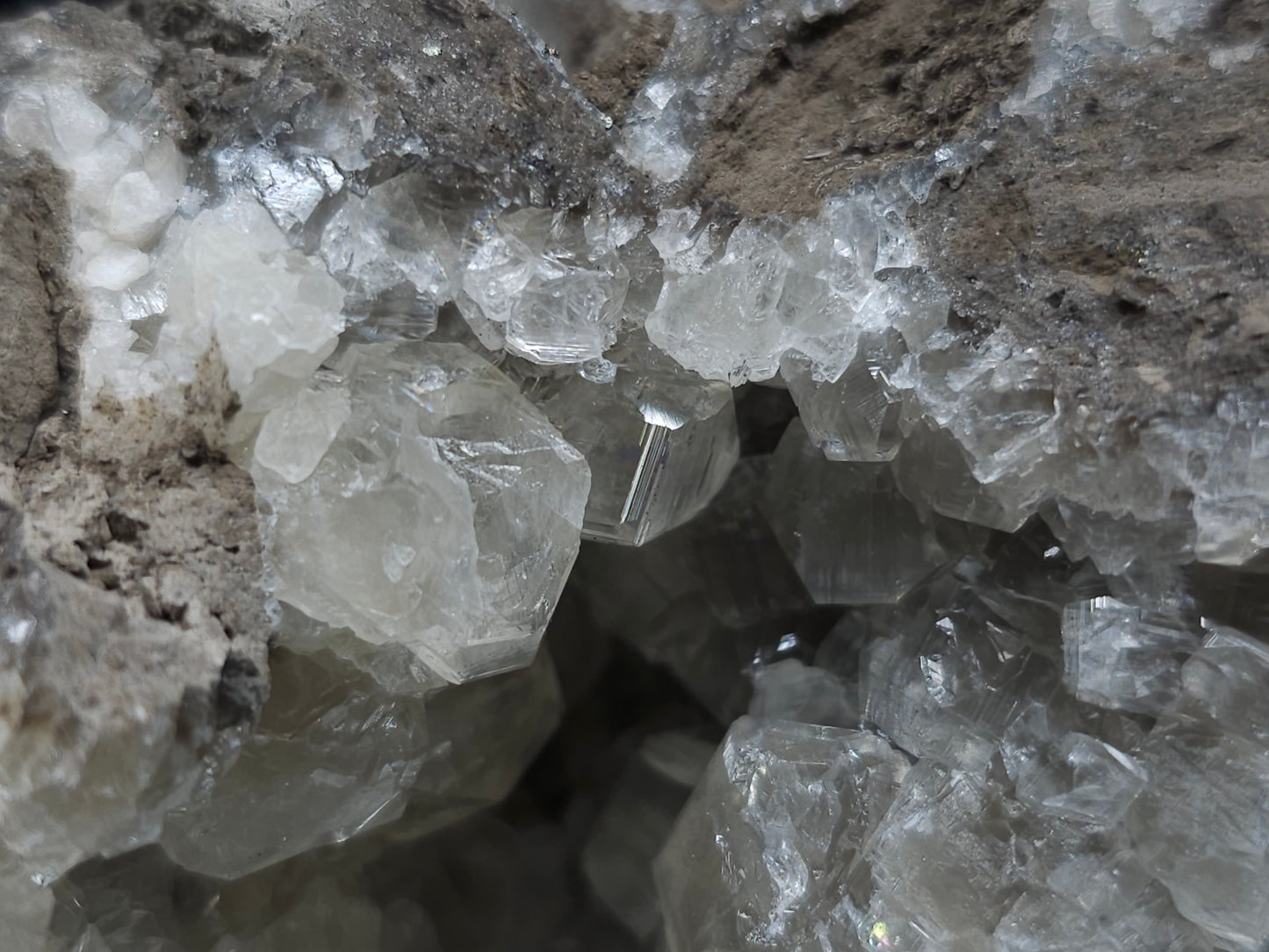 #34018 Super clear Nailhead Spar Calcite geode and Chalcopyrite ore and multiple small fossils in the matrix