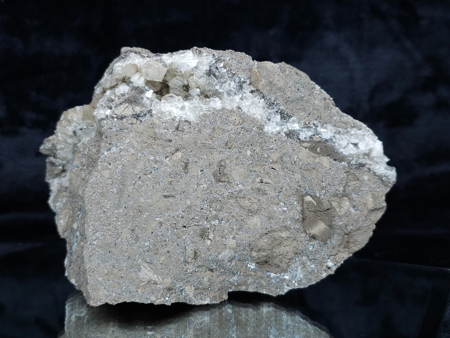 #34019 Super Clear Nailhead Spar Calcite geode it also have Chalcopyrite ore and multiple small fossils in the matrix