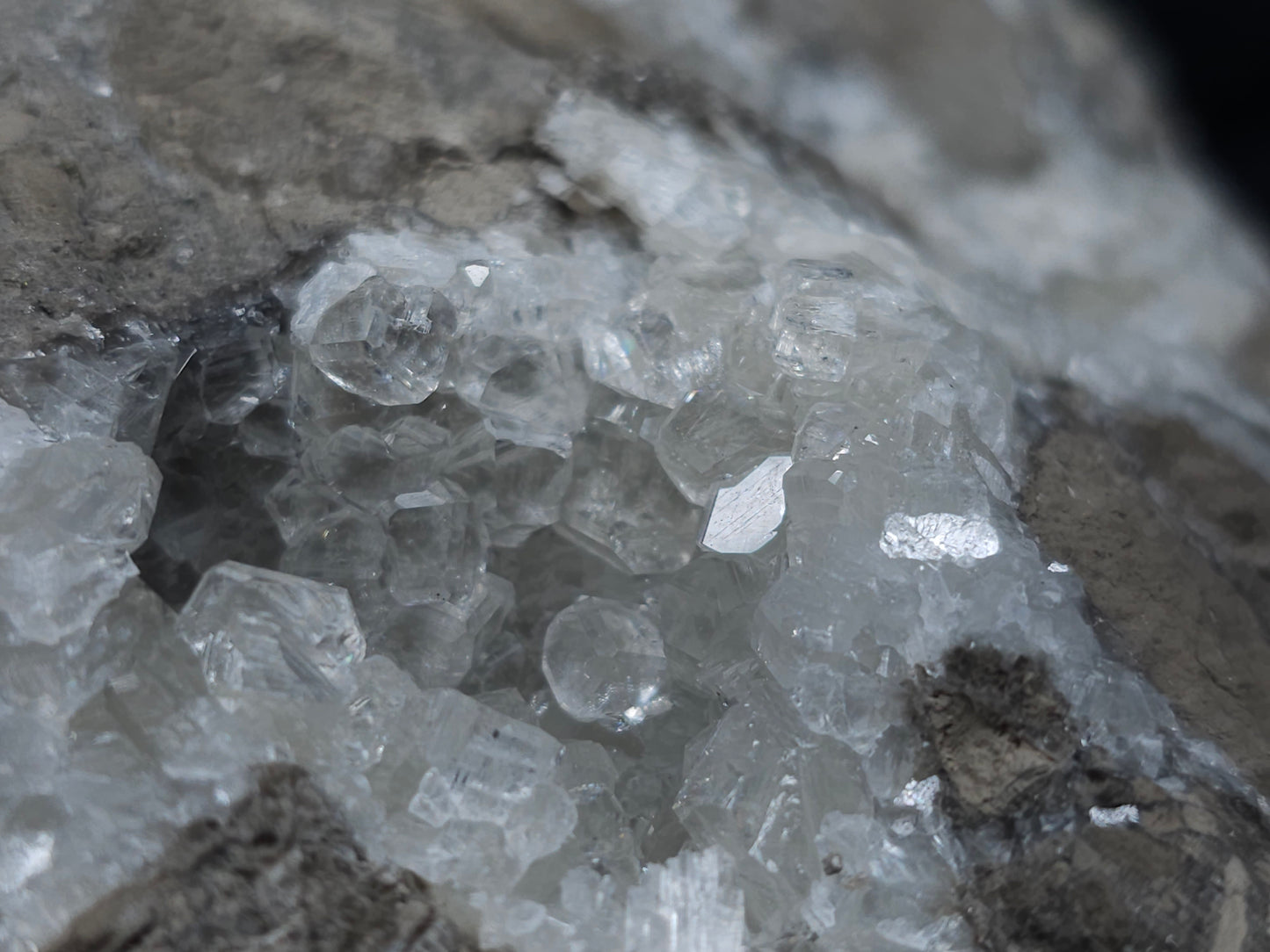 #34019 Super Clear Nailhead Spar Calcite geode it also have Chalcopyrite ore and multiple small fossils in the matrix