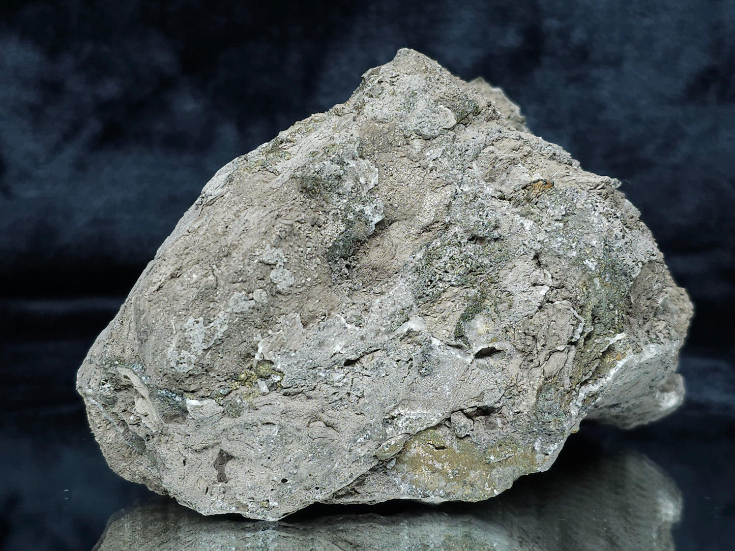 #66019 Fossil flower with peacock Chalcopyrite ore coating with small pieces of beautiful fossils